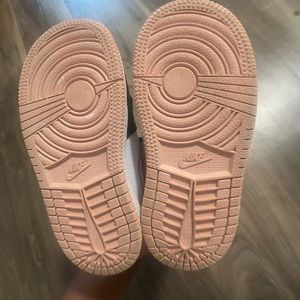 Preloved Jordan 1’s